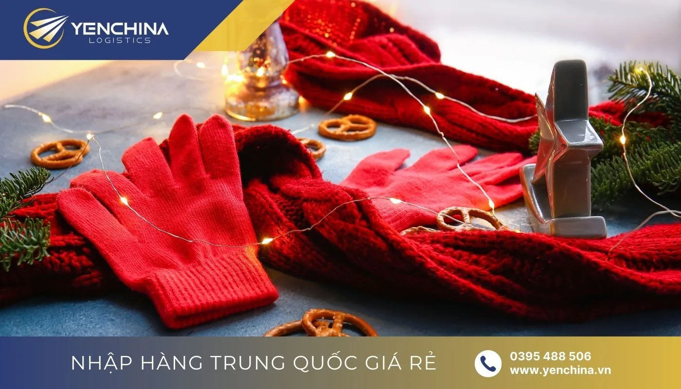 Noel bán gì? Khăn choàng cổ, găng tay, tất vớ, mũ len