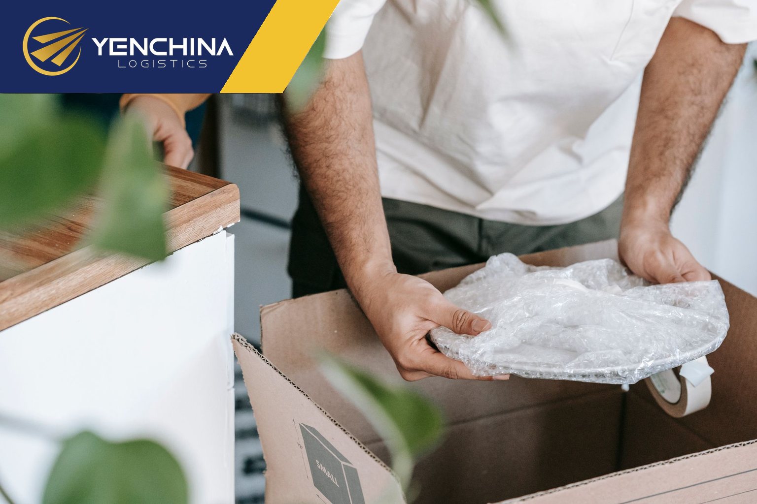 Quấn bọt khí gia cố cho món đồ điện tử cũ