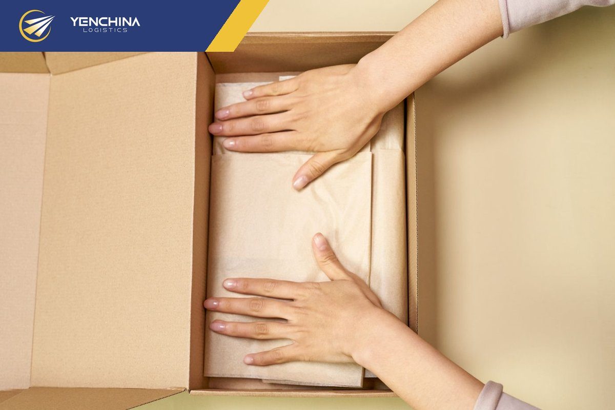 Nhiều mẫu dồn chung một kiện chỉ chịu một lần phí tối thiểu
