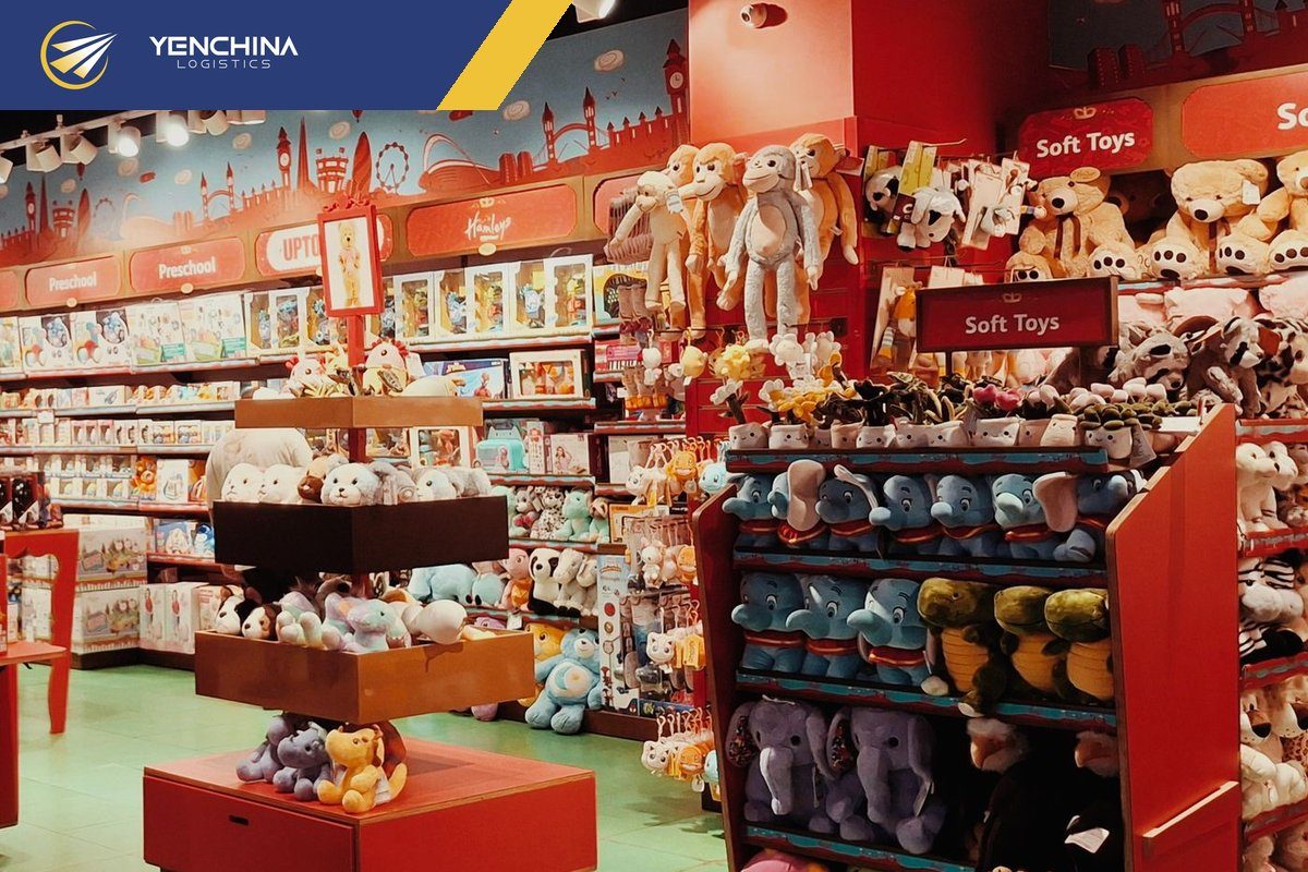 Kệ hàng mẫu giúp người nhập chọn nguồn hàng đồ chơi trẻ em trước khi chốt số lượng