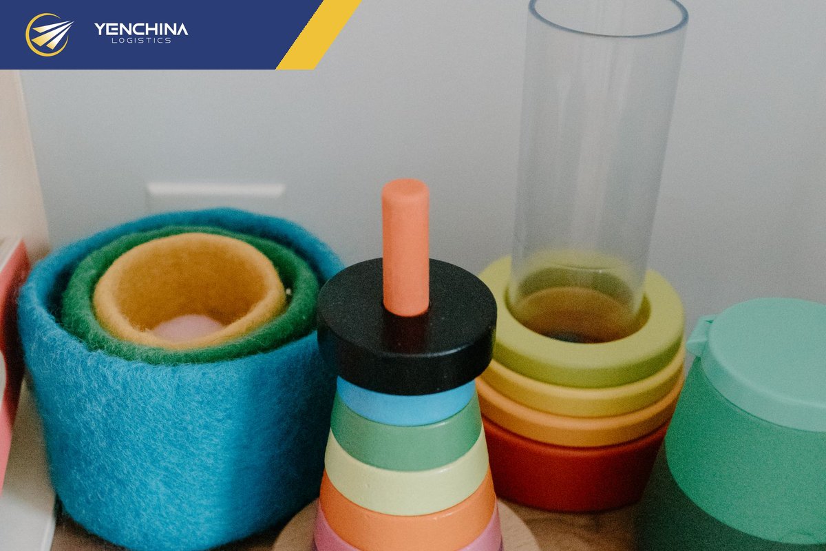Đồ chơi trẻ em nhiều màu, nhóm hàng phải đạt quy chuẩn an toàn khi nhập