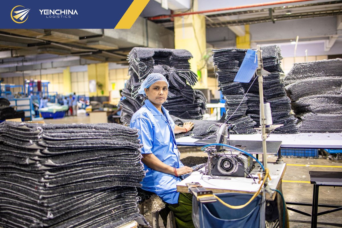 Công nhân may trong xưởng, kênh đặt hàng tận gốc với giá vốn thấp